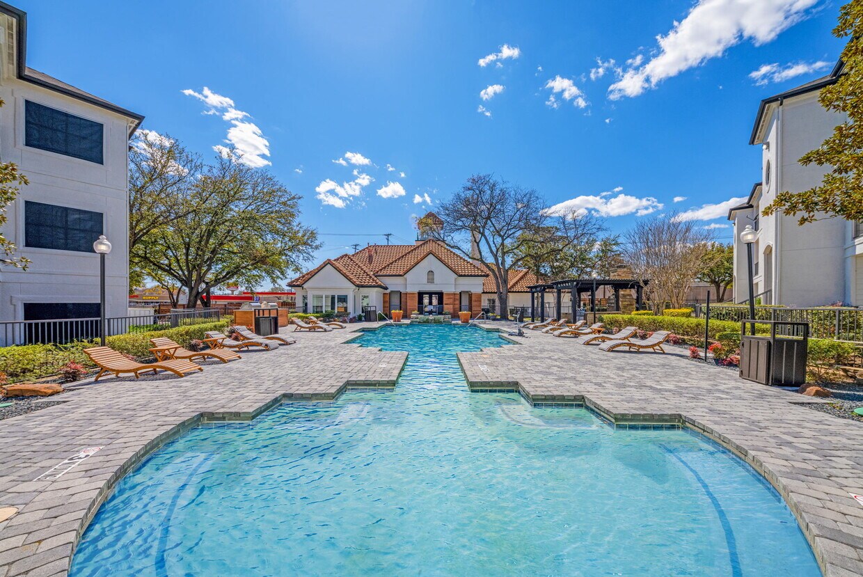 Tides on Haverwood Apartments 19002 Dallas Pky Dallas, TX