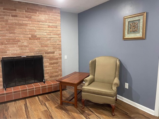 Foto del edificio - 4007 Aldington Dr