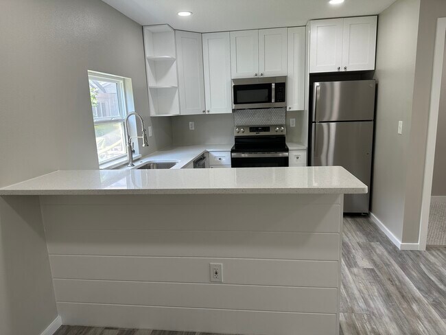 Building Photo - 7020 Mango Ave S