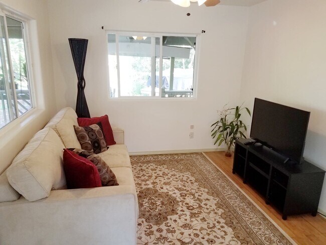 Foto del edificio - 15-1834 13th Ave