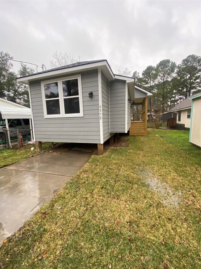 Foto del edificio - 9572 Darkwood St