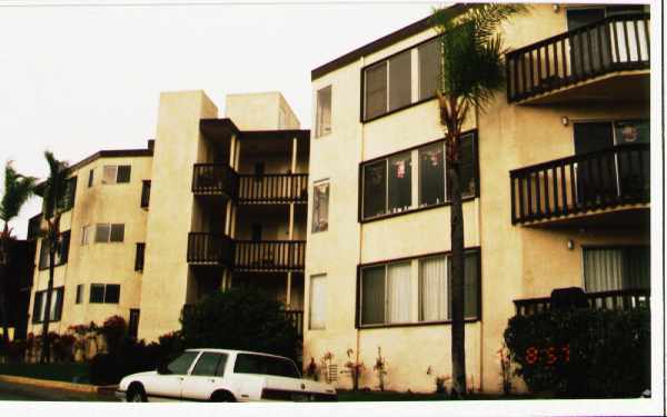 Foto del edificio - 3970 Crown Point Dr
