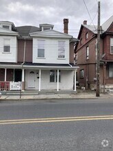 Building Photo - 305 S 8th St