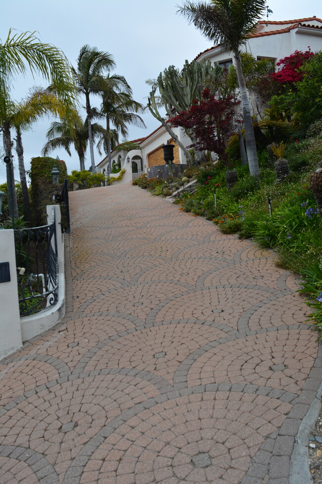 Building Photo - 32415 Aqua Vista Dr