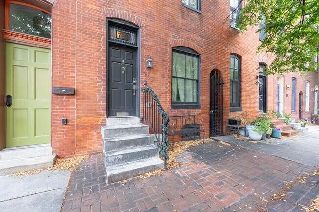 Building Photo - 732 S Bond St
