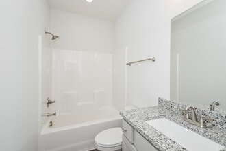 1074 Walker Point Way - SQFT 1153 - 013-photo-bathroom-12802064 - Walker Point