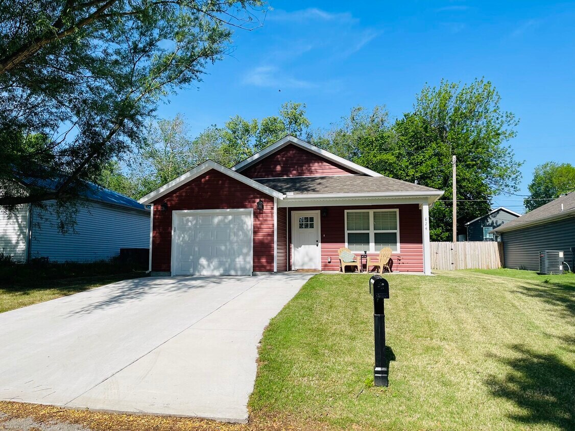 824 N Devon St, b City, MO 64870 House Rental in b City, MO