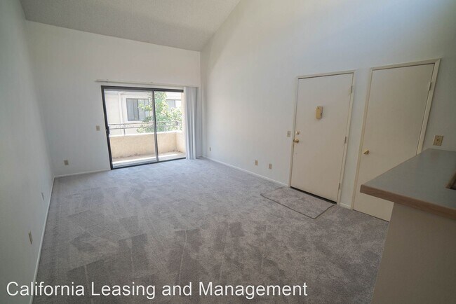Building Photo - 1 br, 1 bath House - 18820 Mandan St. #406