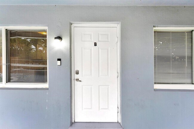 Foto del edificio - 1120 SW 30th St