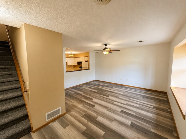 Foto del edificio - 4 Bedroom Westside Townhome | Great Location | Low-Maintenance Living