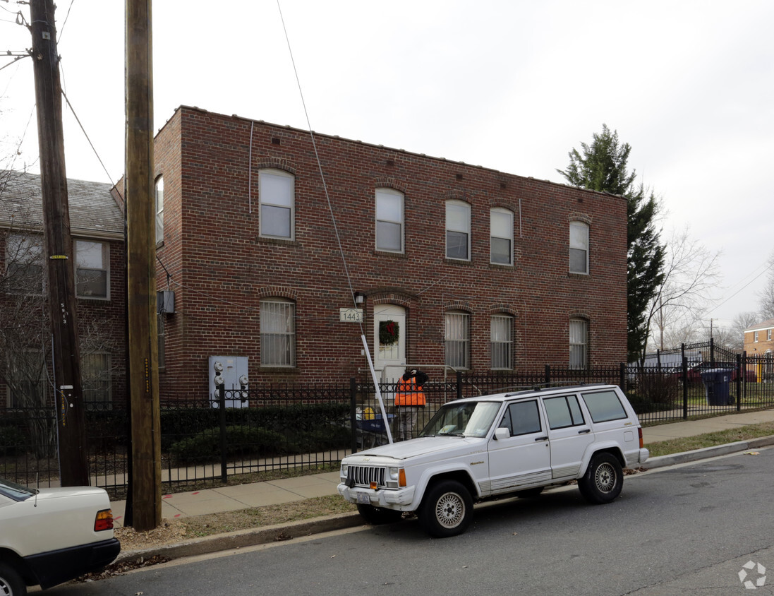 Building Photo - 1443-1449 Smith Pl SE
