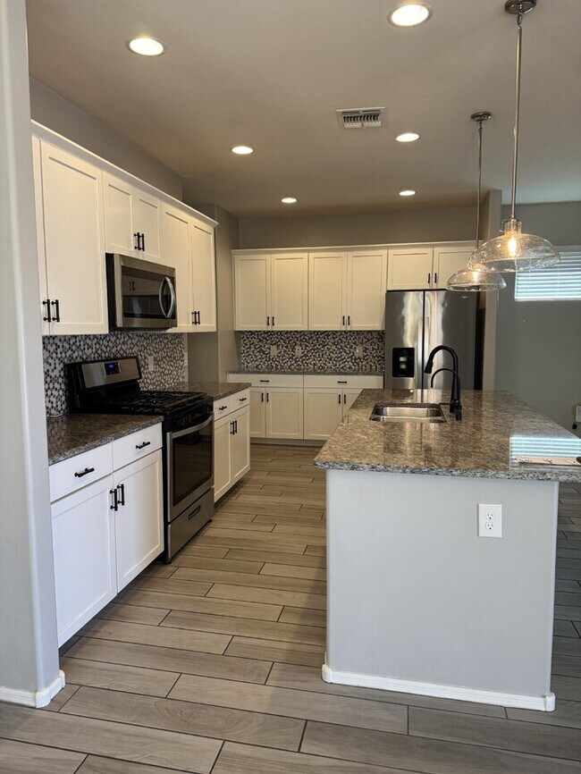 Building Photo - Madera Highlands Community.  COMING SOON