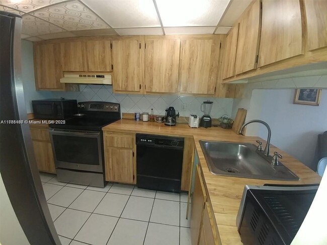 Foto del edificio - 7662 SW 152nd Ave