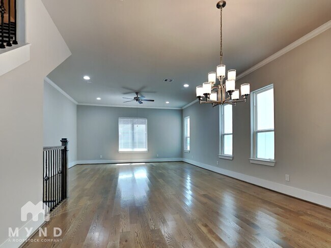 Foto del edificio - 1313 W 24th St