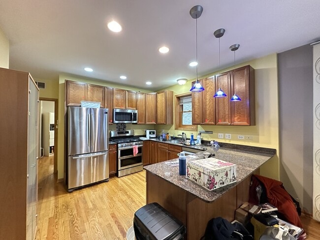 Foto del edificio - 934 W Leland Ave
