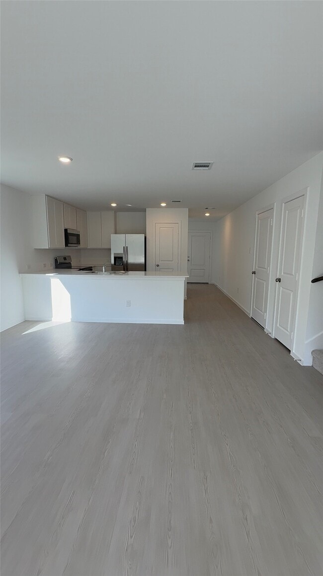 Building Photo - 331 Parkin Ct