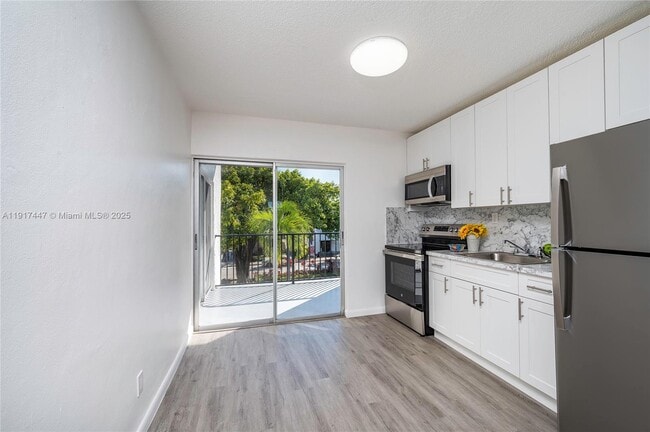 Building Photo - 2461 Coral Wy