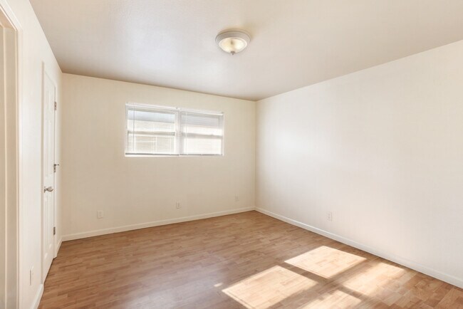 Building Photo - 3500 Garden Oaks Dr