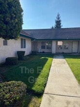Building Photo - 2519 W Oriole Ave