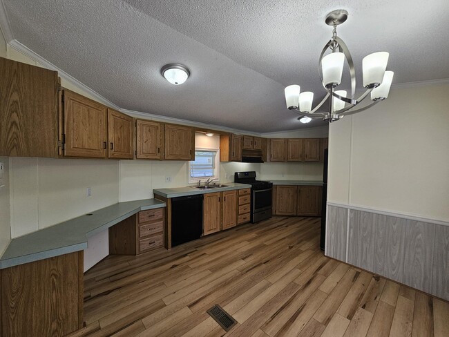 Building Photo - 25 Mapledale Acres
