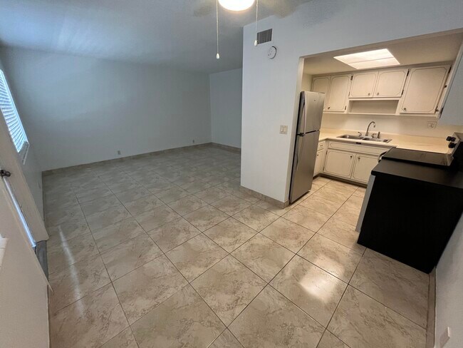Foto del edificio - 3220 NE 10th St