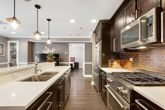 Photo - 1331 Grand St Apartment