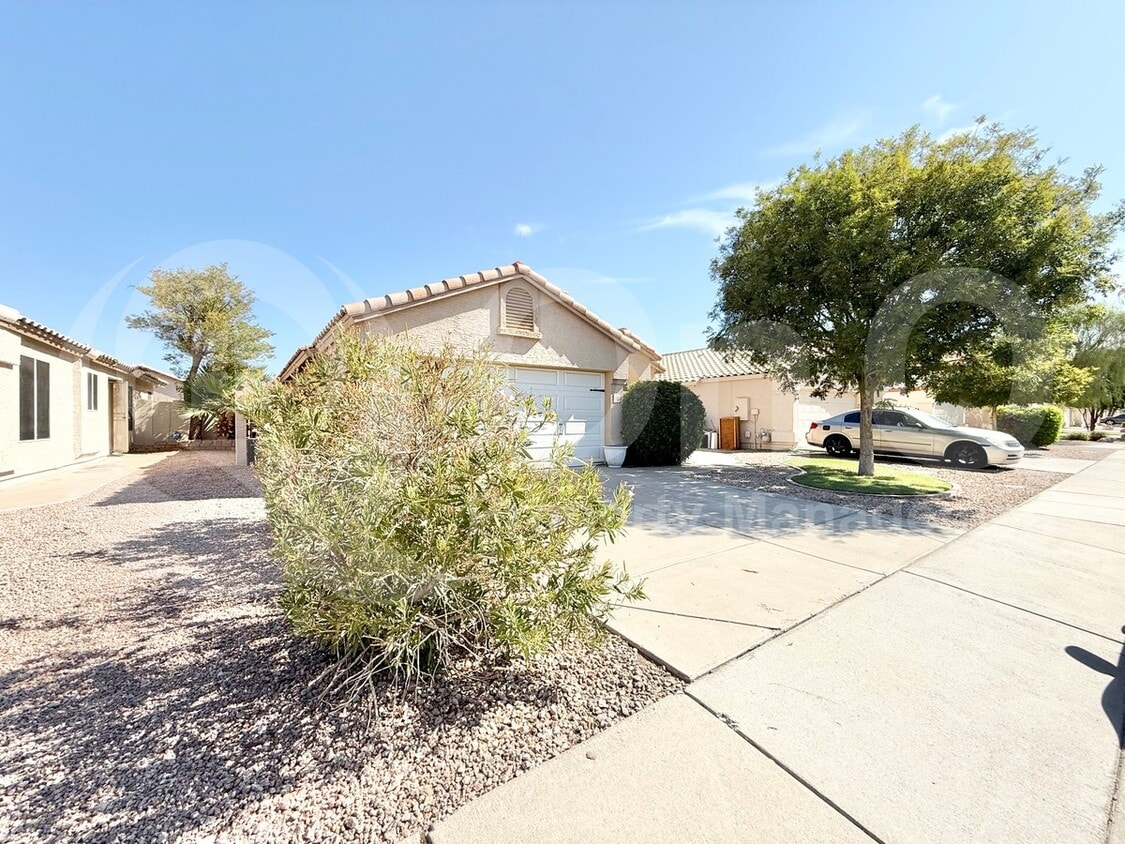 Foto principal - 1150 W Lark Dr