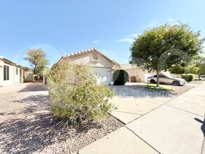 Building Photo - 1150 W Lark Dr