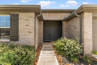 Building Photo - 40510 Birch Shadows Ct