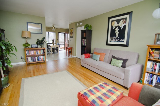 Foto del edificio - 2601 E Grand River Ave