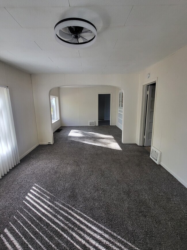 Foto del edificio - 3113 Mona St