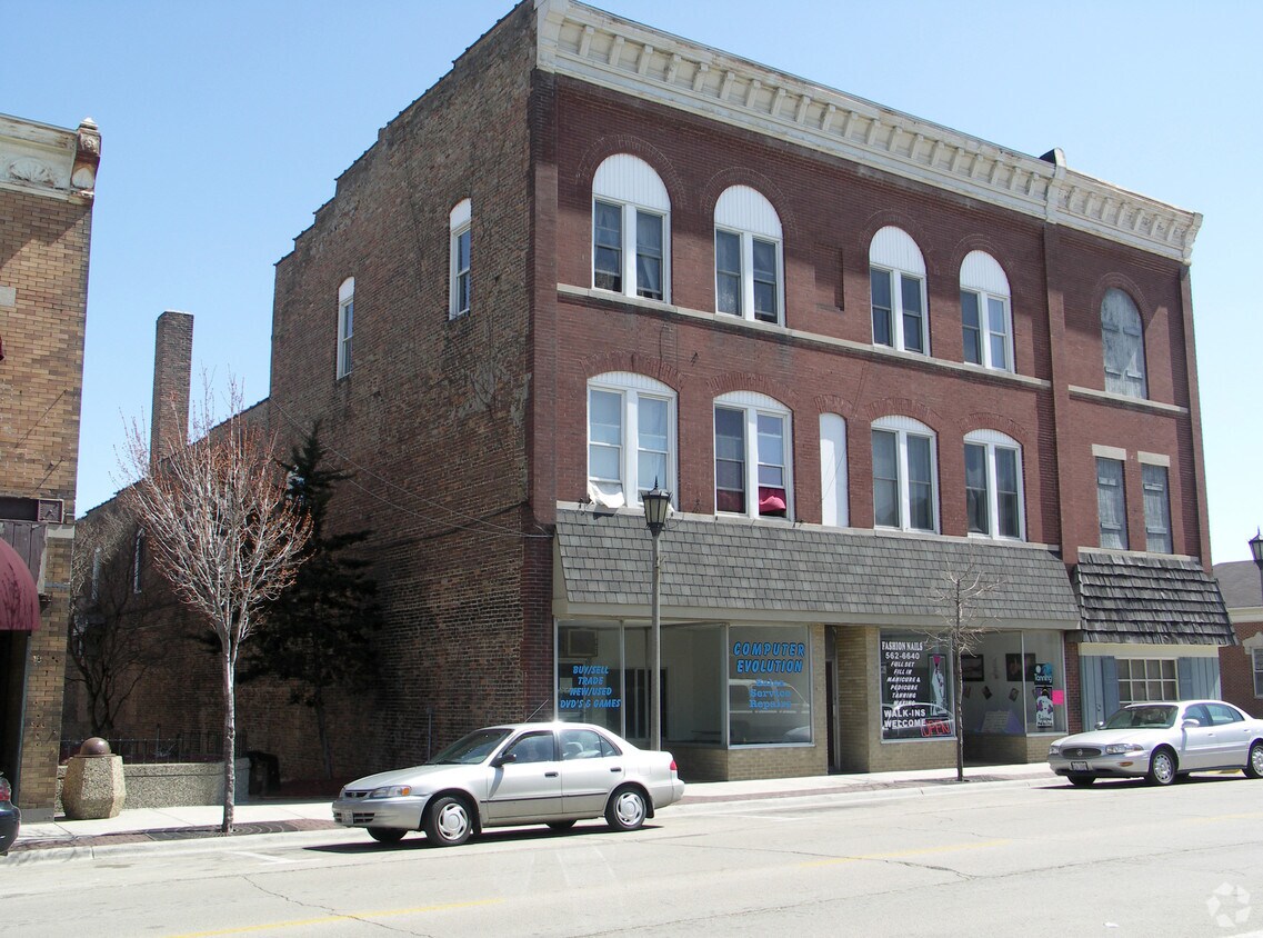 Building Photo - 403-405 Lincoln Hwy