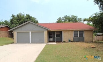 Building Photo - 2625 Phyllis Dr