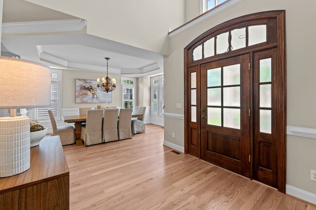 Building Photo - Stunning Newly Remodeled 5BD, 4BA Raleigh ...