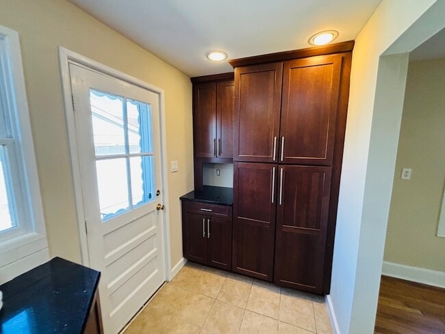 Building Photo - 31 4th St