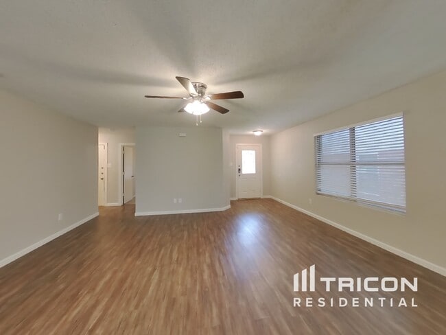 Building Photo - 9945 Sparrow Hawk Ln