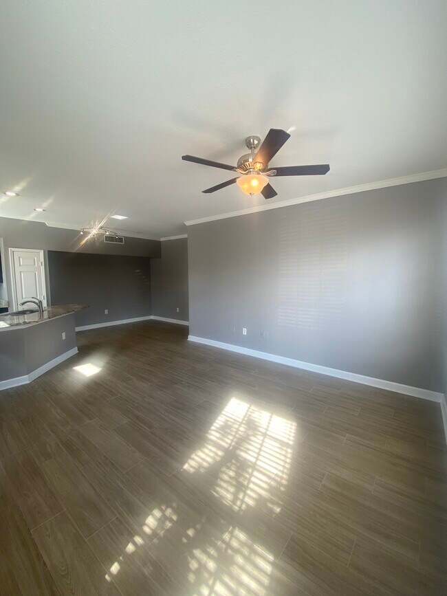 Foto del edificio - 9744 Lake Chase Island Way