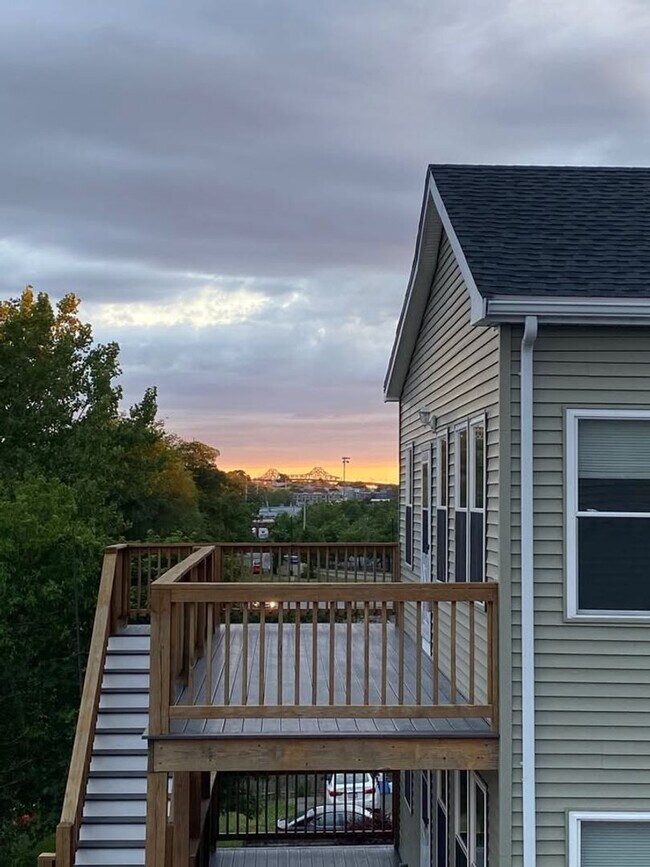 Foto del edificio - 375 Crescent Ave