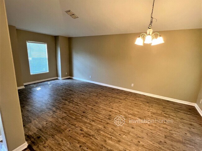 Building Photo - 3619 Briar Run Dr