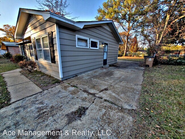 Foto del edificio - 4 br, 1 bath House - 2216  11th St  SE