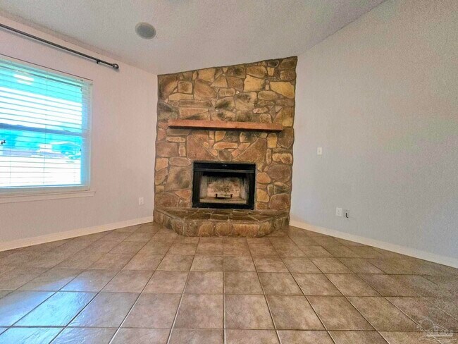 Foto del edificio - 1787 Booth Lake Rd