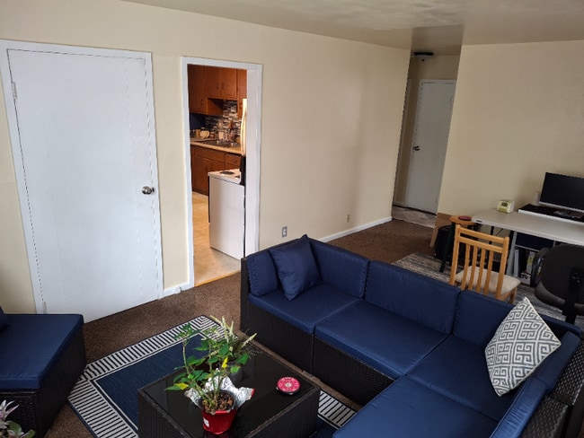 Building Photo - 8317 W Dana St