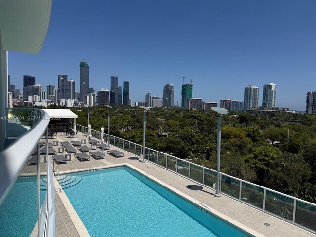Foto del edificio - 2525 SW 3rd Ave