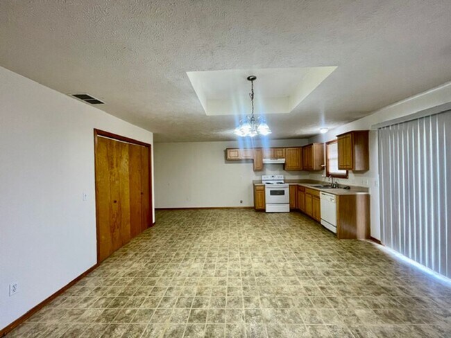 Building Photo - 4339 N Farm Rd 157