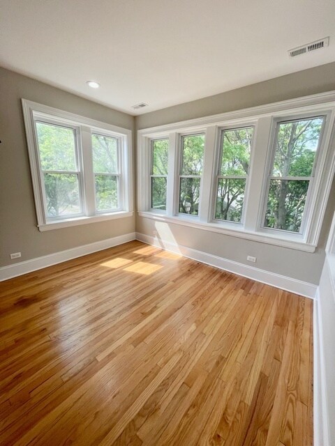 Foto del edificio - 1729 W Bryn Mawr Ave