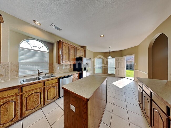 Building Photo - 107 Monticello Dr