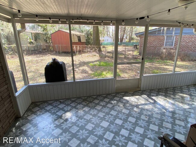 Foto del edificio - 3 br, 2 bath House - 12432 Largo Dr.