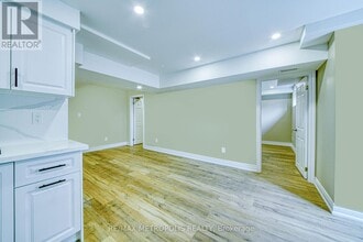 Building Photo - 1201 Chateau Ct
