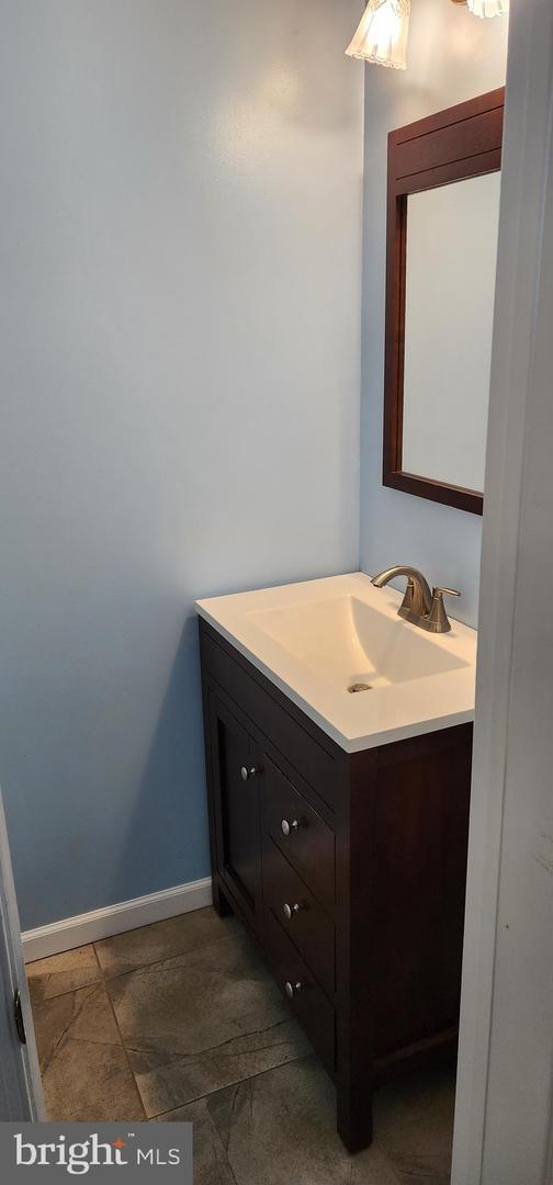 Foto del edificio - 9587 Tudor Oaks Dr