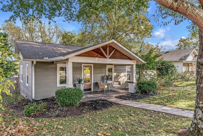 Building Photo - 413 Lockland Dr